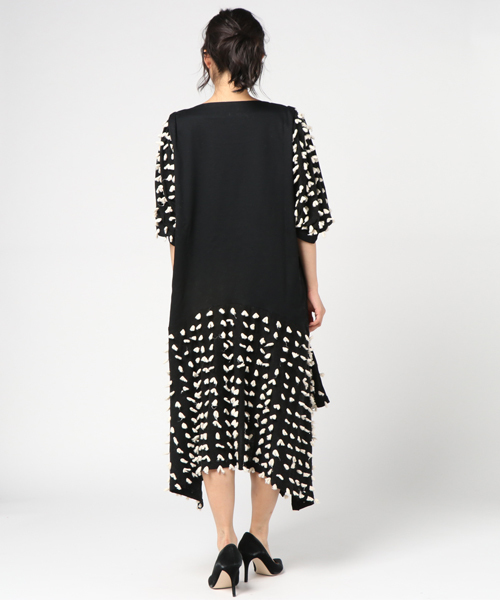 TSUMORI CHISATO（ツモリチサト）の「ﾎﾞﾝﾎﾞﾝｼﾞｬｰｼﾞｨｰ（ワンピース・レディース・ブラック/イエロー/ライトピンク・02）」の8枚目の写真