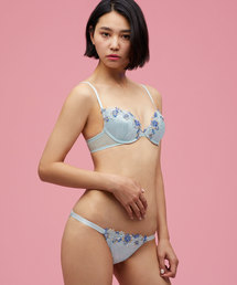 Ravijour（ラヴィジュール）の「BLOOMING ビューティーリフトブラ
