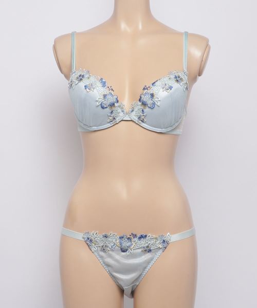 Ravijour（ラヴィジュール）の「BLOOMING ビューティーリフトブラ