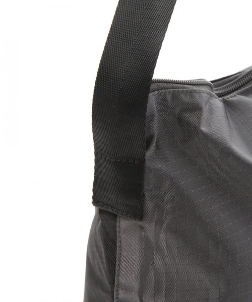 niko and...（ニコアンド）の「[CITY CREEK]パッカブルショルダー（ショルダーバッグ・レディース・ブラック/ライトイエロー/ピンク/セージグリーン/グレー・0）」の14枚目の写真