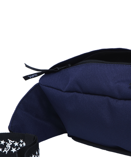 X-girl（エックスガール）の「BREEZE BODY  BAG（ボディバッグ/ウエストポーチ・レディース・ブラック/イエロー/ブルー/ネイビー・ONE SIZE）」の14枚目の写真