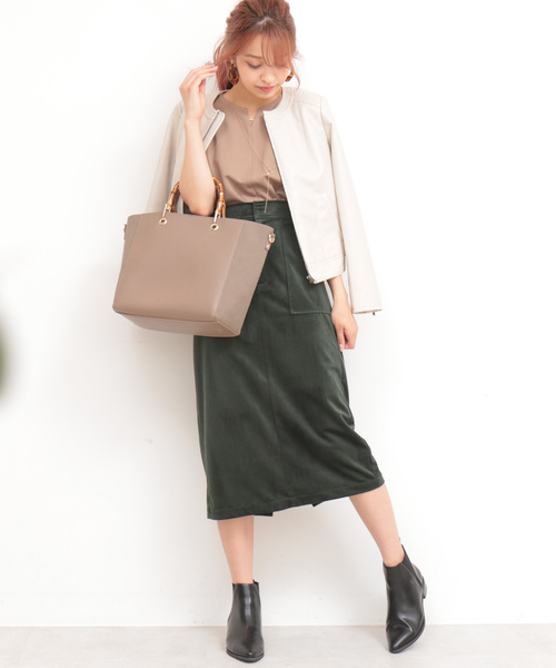 N.(N. Natural Beauty Basic)(エヌエヌナチュラルビューティーベーシック)の「◆フェイクレザーノーカラーブルゾン(ブルゾン・レディース・ホワイト/ブラック/ベージュ・SMALL/MEDIUM)」の5枚目の写真
