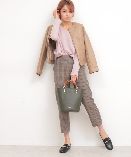 N.(N. Natural Beauty Basic)(エヌエヌナチュラルビューティーベーシック)の「◆フェイクレザーノーカラーブルゾン(ブルゾン・レディース・ホワイト/ブラック/ベージュ・SMALL/MEDIUM)」の10枚目の写真