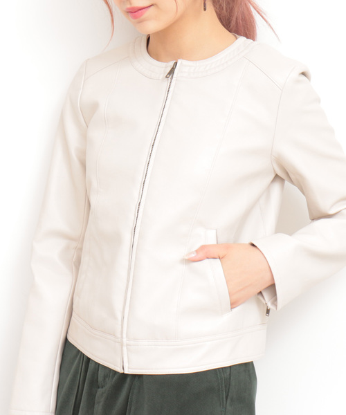 N.(N. Natural Beauty Basic)(エヌエヌナチュラルビューティーベーシック)の「◆フェイクレザーノーカラーブルゾン(ブルゾン・レディース・ホワイト/ブラック/ベージュ・SMALL/MEDIUM)」の17枚目の写真