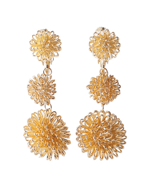 ANEMONE（アネモネ）の「ポンポンフラワーの連なりイヤリング（イヤリング・レディース・シルバー/ゴールド・FREE）」の4枚目の写真