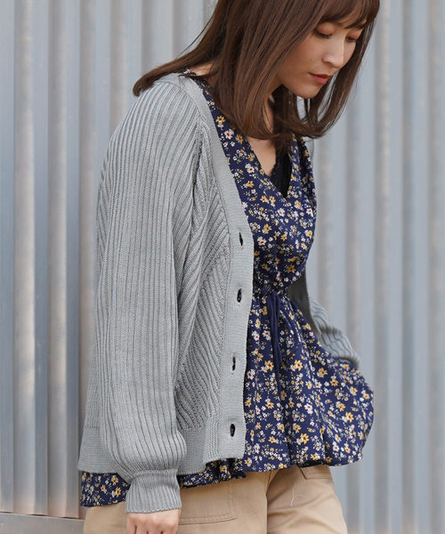 rps（アールピーエス）の「模様編みボリューム袖ショートニットカーディガン（カーディガン/ボレロ・レディース・ブラック/オフホワイト/ピンク/ミント/杢グレー・M）」の4枚目の写真