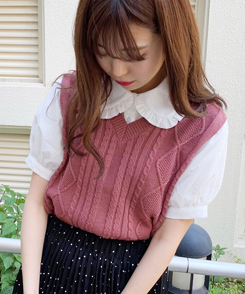 apres jour（アプレジュール）の「ケーブルＶニットベスト【ZOZOTOWN限定アイテム】（ニット/セーター・レディース・ブルー/ライトグリーン/アイボリー/スモークピンク・フリー）」の5枚目の写真