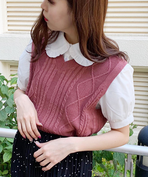 apres jour（アプレジュール）の「ケーブルＶニットベスト【ZOZOTOWN限定アイテム】（ニット/セーター・レディース・ブルー/ライトグリーン/アイボリー/スモークピンク・フリー）」の7枚目の写真