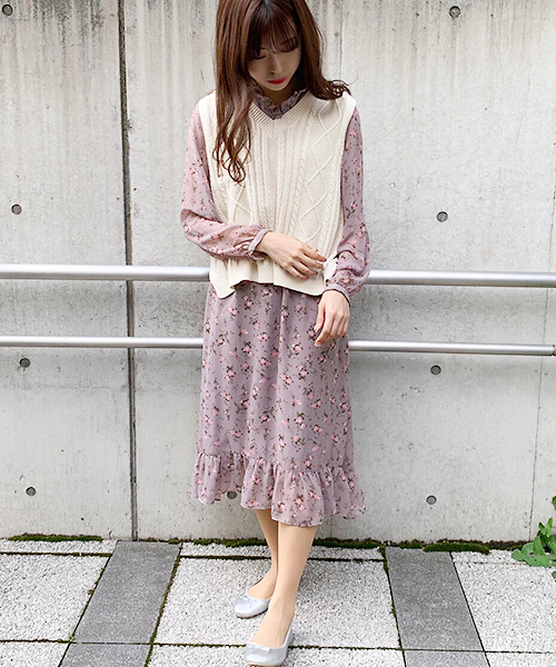 apres jour（アプレジュール）の「ケーブルＶニットベスト【ZOZOTOWN限定アイテム】（ニット/セーター・レディース・ブルー/ライトグリーン/アイボリー/スモークピンク・フリー）」の16枚目の写真