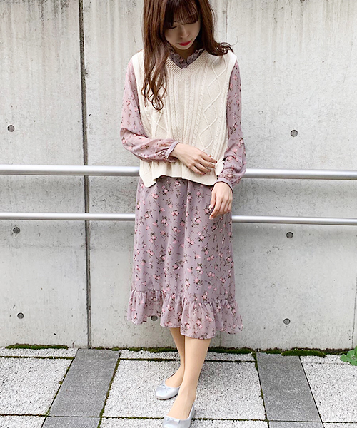 apres jour（アプレジュール）の「ケーブルＶニットベスト【ZOZOTOWN限定アイテム】（ニット/セーター・レディース・ブルー/ライトグリーン/アイボリー/スモークピンク・フリー）」の17枚目の写真