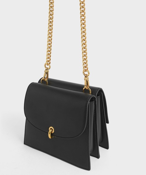 CHARLES & KEITH（チャールズ & キース）の「ミニトラペーズ クロスボディバッグ / Mini Trapeze