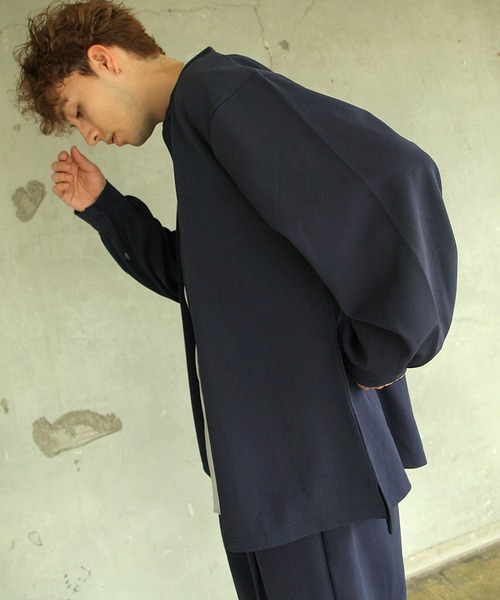 NILWAY(ニルウェイ)の「梨地ボリュームスリーブバンドカラーシャツ(シャツ/ブラウス・メンズ・ブラック/ベージュ/ネイビー/ブラウン/グレー・MEDIUM/LARGE)」の5枚目の写真