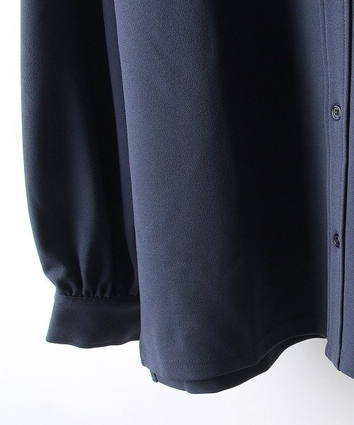 NILWAY(ニルウェイ)の「梨地ボリュームスリーブバンドカラーシャツ(シャツ/ブラウス・メンズ・ブラック/ベージュ/ネイビー/ブラウン/グレー・MEDIUM/LARGE)」の10枚目の写真