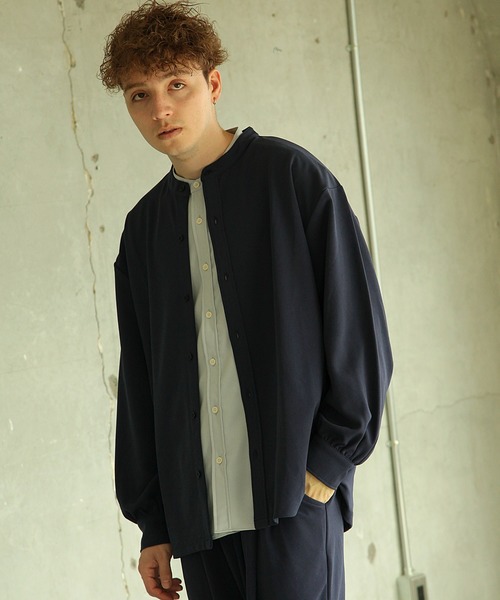 NILWAY(ニルウェイ)の「梨地ボリュームスリーブバンドカラーシャツ(シャツ/ブラウス・メンズ・ブラック/ベージュ/ネイビー/ブラウン/グレー・MEDIUM/LARGE)」の19枚目の写真