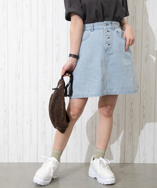 SpRay(スプレイ)の「ケミカルデニムミニスカート(スカート・レディース・ライトブルー/ブラック/ネイビー・FREE)」の2枚目の写真