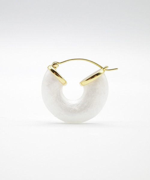 ANNI LU（アニールー）の「Cloudy Bay - White Shell Hoop /ピアス（ピアス（両耳用）・レディース・ゴールド・FREE）」の5枚目の写真