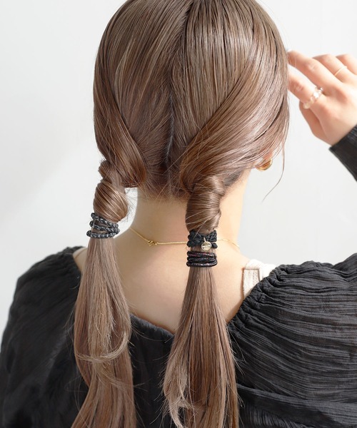 ANEMONE（アネモネ）の「マルチデザインのラメヘアゴム[3本セット]（ヘアゴム・レディース・ベージュ/オレンジ/グリーン/ブラック/ブルー・FREE）」の2枚目の写真
