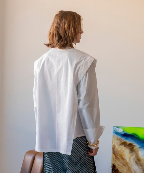 MAISON SPECIAL（メゾンスペシャル）の「2WAYスリーブパワーショルダーシャツ【MAISON SPECIAL/メゾンスペシャル】（シャツ/ブラウス・レディース・ホワイト/カーキ/ブルー・FREE）」の4枚目の写真