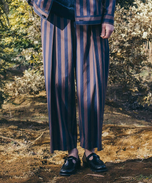 TOMORROWLAND （トゥモローランド）の「コットン ディーププリーツイージーパンツ（その他パンツ・メンズ・ブラック/ブルー系その他4・S/XS/M）」の2枚目の写真