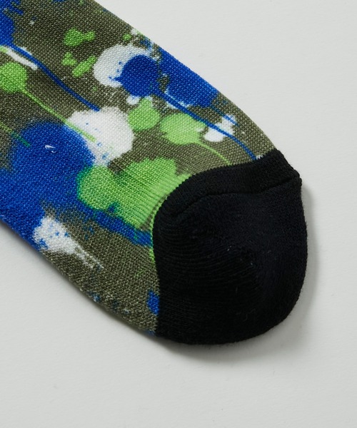 KATHARINE HAMNETT LONDON （キャサリンハムネットロンドン）の「KATHARINE HAMNETT LONDON/キャサリンハムネットロンドン Love Spray socks（ソックス/靴下・メンズ・チャコール/カーキ・FREE/25-27CM）」の15枚目の写真