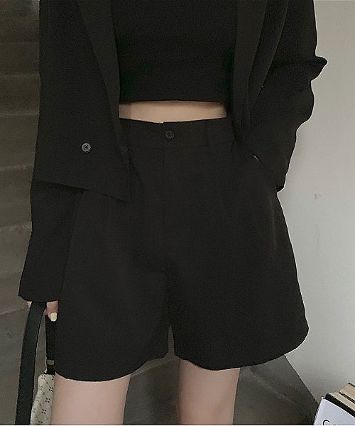 MANGROVE（マングローブ）の「【セットアップ対応】タック入りショートパンツ（その他パンツ・レディース・ブラック/カーキ系・FREE）」の2枚目の写真