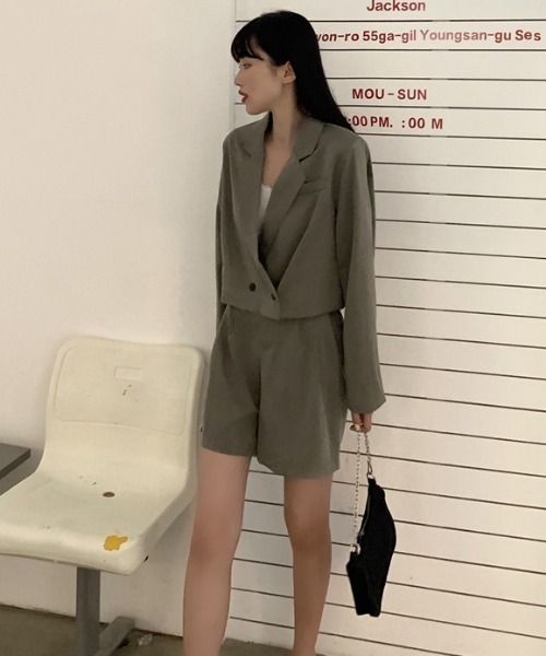 MANGROVE（マングローブ）の「【セットアップ対応】タック入りショートパンツ（その他パンツ・レディース・ブラック/カーキ系・FREE）」の6枚目の写真