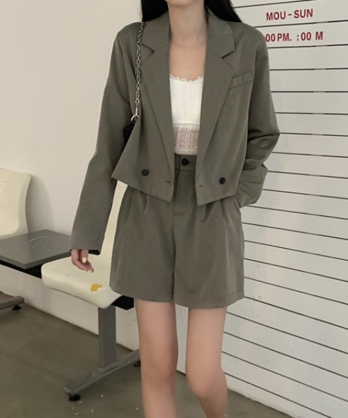 MANGROVE（マングローブ）の「【セットアップ対応】タック入りショートパンツ（その他パンツ・レディース・ブラック/カーキ系・FREE）」の8枚目の写真