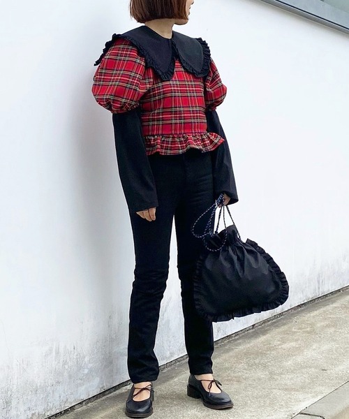 HOLIDAY(ホリデイ)の「HIGH WAIST SKINNY DENIM PANTS (CROPPED) ハイウエストスキニーデニムパンツ (クロップド)(デニムパンツ・レディース・ブラック・1/2/0)」の4枚目の写真