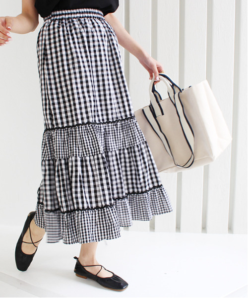 MODE ROBE(モードローブ)の「キャンパストートバッグ(トートバッグ・レディース・ブラック/アイボリー・FREE)」の1枚目の写真