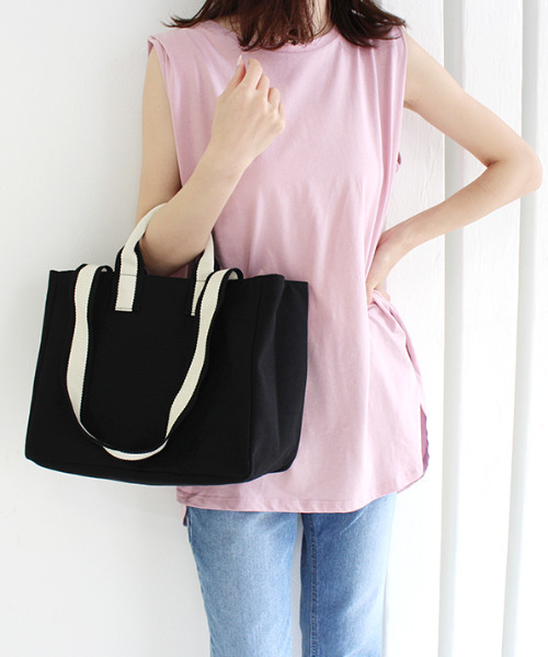 MODE ROBE(モードローブ)の「キャンパストートバッグ(トートバッグ・レディース・ブラック/アイボリー・FREE)」の2枚目の写真