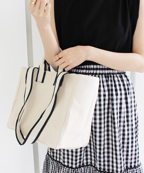 MODE ROBE(モードローブ)の「キャンパストートバッグ(トートバッグ・レディース・ブラック/アイボリー・FREE)」の12枚目の写真