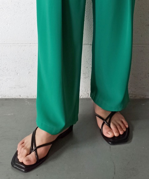 me+em select（ミームセレクト）の「ナローストラップトングサンダル（サンダル・レディース・ブラック/ブラウン/アイボリー・23/24/24.5/23.5）」の2枚目の写真