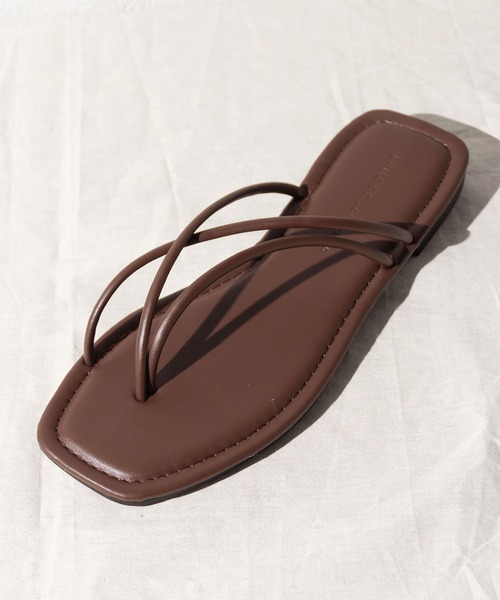 me+em select（ミームセレクト）の「ナローストラップトングサンダル（サンダル・レディース・ブラック/ブラウン/アイボリー・23/24/24.5/23.5）」の6枚目の写真
