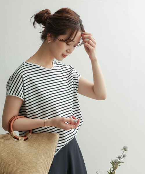 URBAN RESEARCH DOORS（アーバンリサーチドアーズ）の「リヨセルコットンVネックボーダー（Tシャツ/カットソー・レディース・ネイビー/グレー系その他/グリーン系その他・ONE）」の3枚目の写真