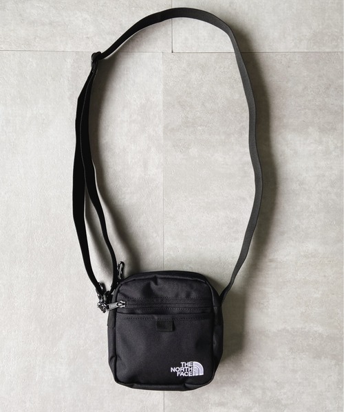 THE NORTH FACE(ザノースフェイス)の「THE NORTH FACE ザ・ノースフェイス/ スクエアミニショルダーバッグ SQUARE MINI BAG(ショルダーバッグ・メンズ・ブラック・FREE)」の9枚目の写真