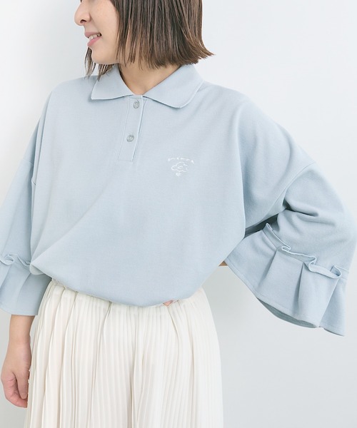 nemne store(ネンネストア)の「ぽかぽか陽気とリメイク風ソデフリルポロシャツ(ポロシャツ・レディース・ライトブルー/ベージュ/オフホワイト・フリー)」の3枚目の写真