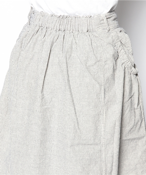 LBC（エルビーシー）の「コットンオーバーダイタックミモレ丈スカート           （スカート・レディース・オリーブ/ネイビー・MEDIUM）」の4枚目の写真