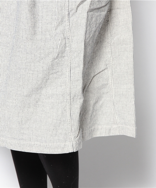 LBC（エルビーシー）の「コットンオーバーダイタックミモレ丈スカート           （スカート・レディース・オリーブ/ネイビー・MEDIUM）」の6枚目の写真