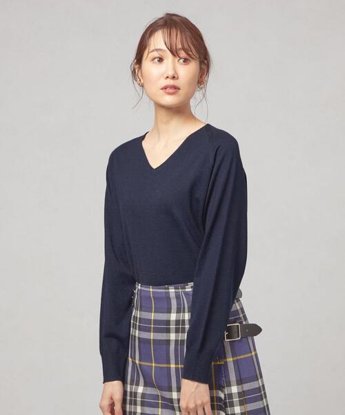 closet story（クローゼットストーリー）の「＜closet story（クローゼットストーリー）＞サイドスリット Vネック ニットプルオーバー -ウォッシャブル-（ニット/セーター・レディース・ネイビー/ライム/ライラック/ホワイト・FREE）」の4枚目の写真