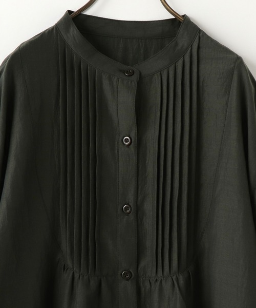 frames RAY CASSIN(フレームスレイカズン)の「【WEB限定】ボリュームスリーブピンタックチュニック(シャツ/ブラウス・レディース・ベージュ/オフホワイト/グリーン/スミクロ・FREE)」の18枚目の写真