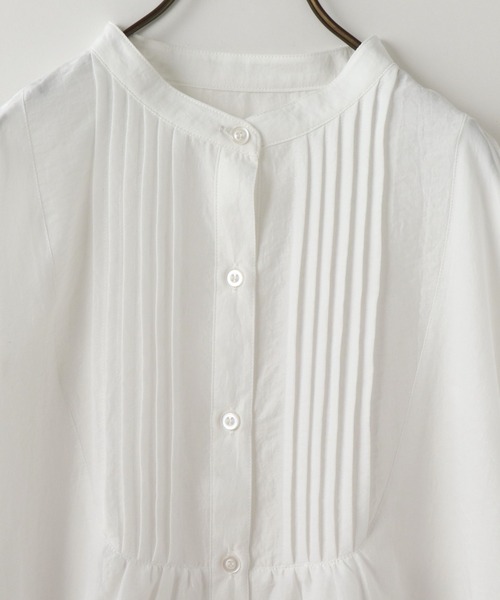 frames RAY CASSIN(フレームスレイカズン)の「【WEB限定】ボリュームスリーブピンタックチュニック(シャツ/ブラウス・レディース・ベージュ/オフホワイト/グリーン/スミクロ・FREE)」の7枚目の写真