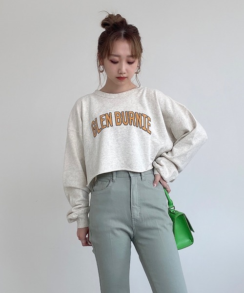 FREE'S MART（フリーズマート）の「◆カレッジロゴ長袖短丈スウェット（スウェット・レディース・ホワイト/ブラウン/グレー・FREE）」の4枚目の写真