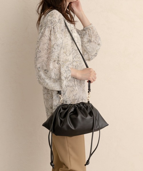 RODE SKO（ロデスコ）の「リバーシブルキンチャクバッグ（ハンドバッグ・レディース・ブラック/ブラウン/アイボリー・ONE）」の9枚目の写真