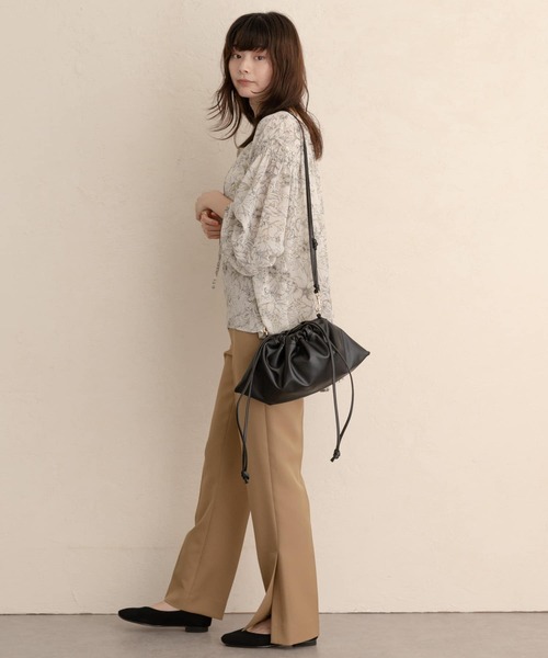 RODE SKO（ロデスコ）の「リバーシブルキンチャクバッグ（ハンドバッグ・レディース・ブラック/ブラウン/アイボリー・ONE）」の11枚目の写真