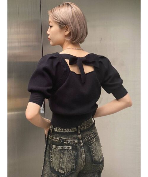 EMODA(エモダ)の「バックタイコンパクトニット(ニット/セーター・レディース・ブラック/ベージュ/パープル・FREE)」の12枚目の写真