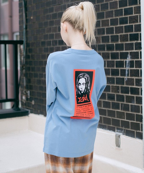 X-girl(エックスガール)の「WORDS FACE L/S TEE(Tシャツ/カットソー・レディース・ホワイト/ライトブルー/ブラック/ブラウン・SMALL/MEDIUM/LARGE/X-LARGE)」の4枚目の写真