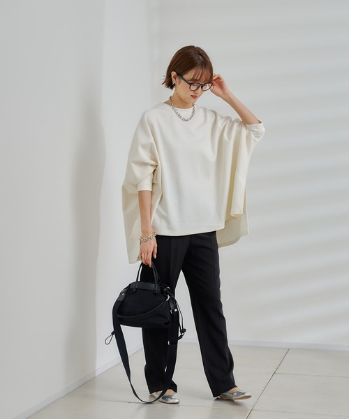 DouDou(ドゥドゥ)の「【WEB限定】ポンチョプルオーバー(Tシャツ/カットソー・レディース・ブラック/オフホワイト/キャメル・FREE)」の4枚目の写真