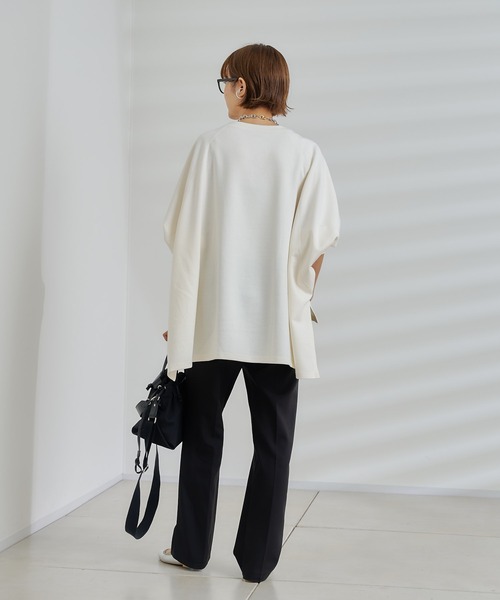DouDou(ドゥドゥ)の「【WEB限定】ポンチョプルオーバー(Tシャツ/カットソー・レディース・ブラック/オフホワイト/キャメル・FREE)」の18枚目の写真