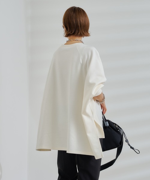 DouDou(ドゥドゥ)の「【WEB限定】ポンチョプルオーバー(Tシャツ/カットソー・レディース・ブラック/オフホワイト/キャメル・FREE)」の12枚目の写真