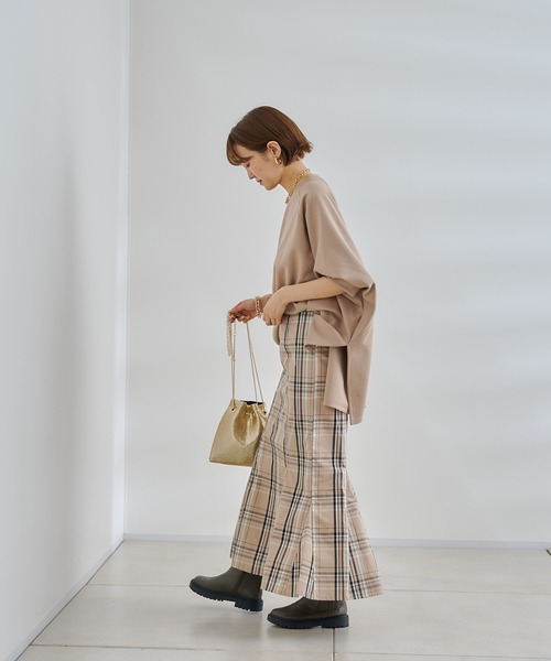 DouDou(ドゥドゥ)の「【WEB限定】ポンチョプルオーバー(Tシャツ/カットソー・レディース・ブラック/オフホワイト/キャメル・FREE)」の6枚目の写真